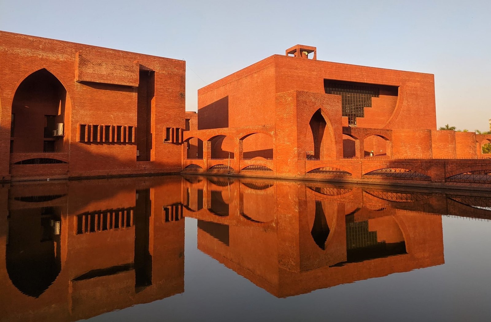 400 kilang tutup, industri pakaian Bangladesh terus merudum