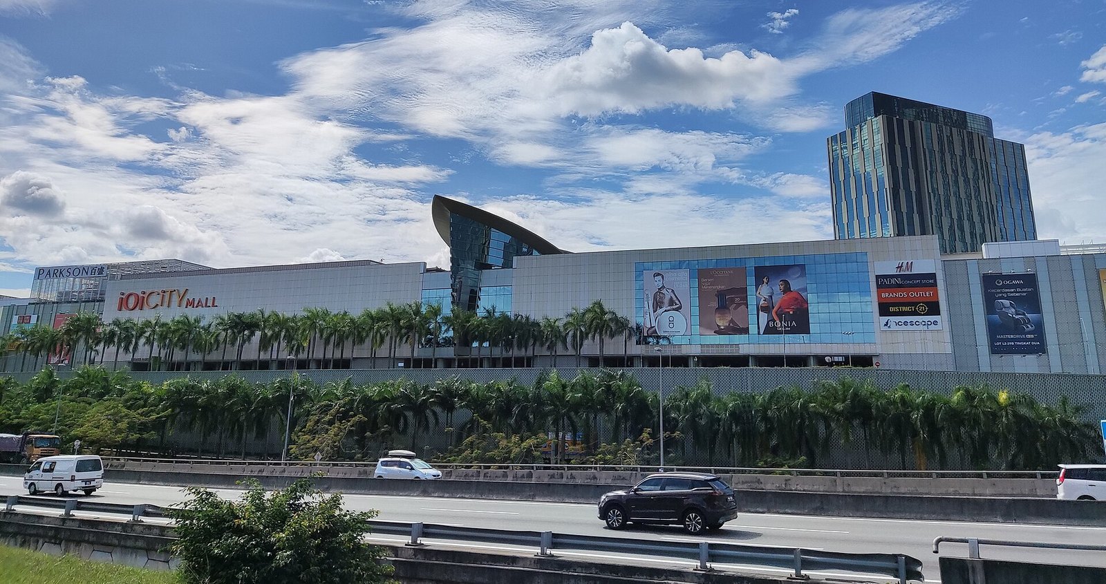 IOI City Mall 3 sedang dibina, netizen bergurau 'lepas ni jalan 20K steps'