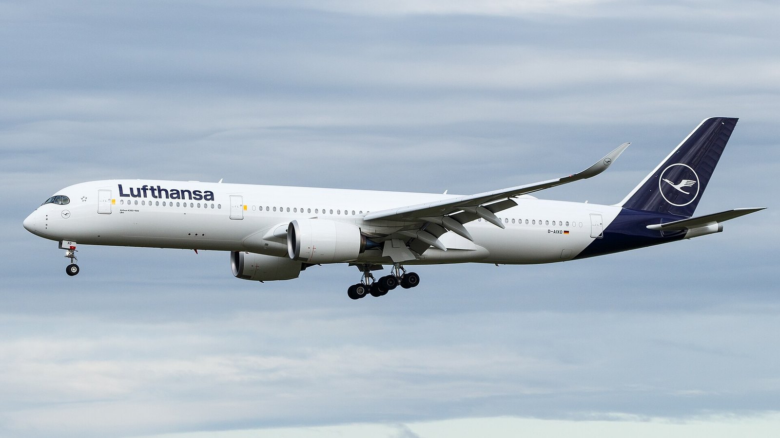 Saham Lufthansa jatuh lebih 11% selepas unjuran dipotong akibat perang Timur Tengah
