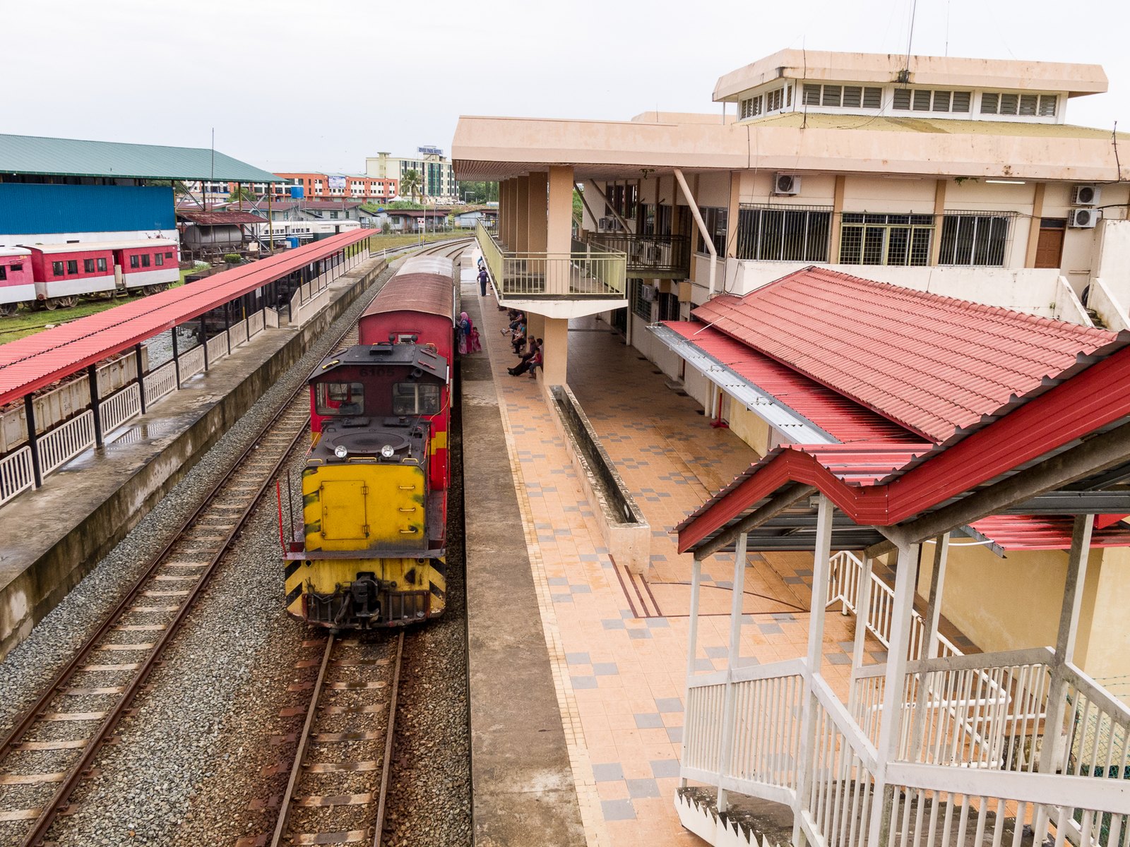 பியூஃபோர்ட்டில் மூன்று போலிஸ்காரர்கள் மின்சாரம் தாக்கி பலி