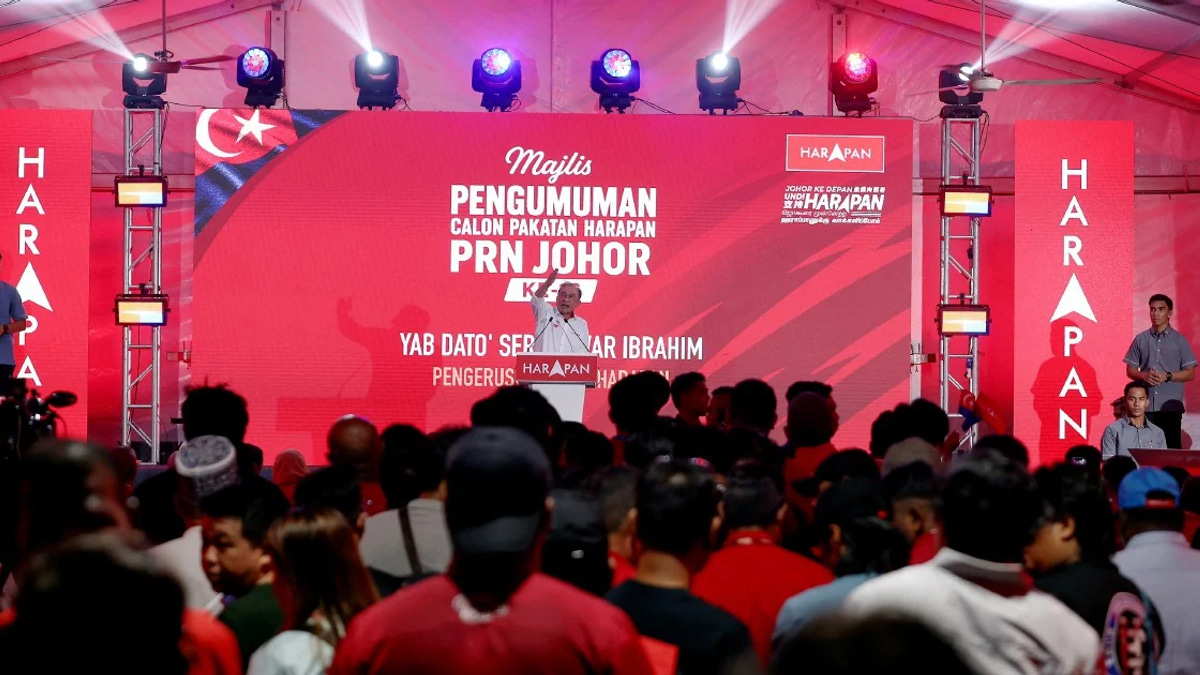Anwar Calls for Johor Election to Stay Within Political Arena, Away From Palace