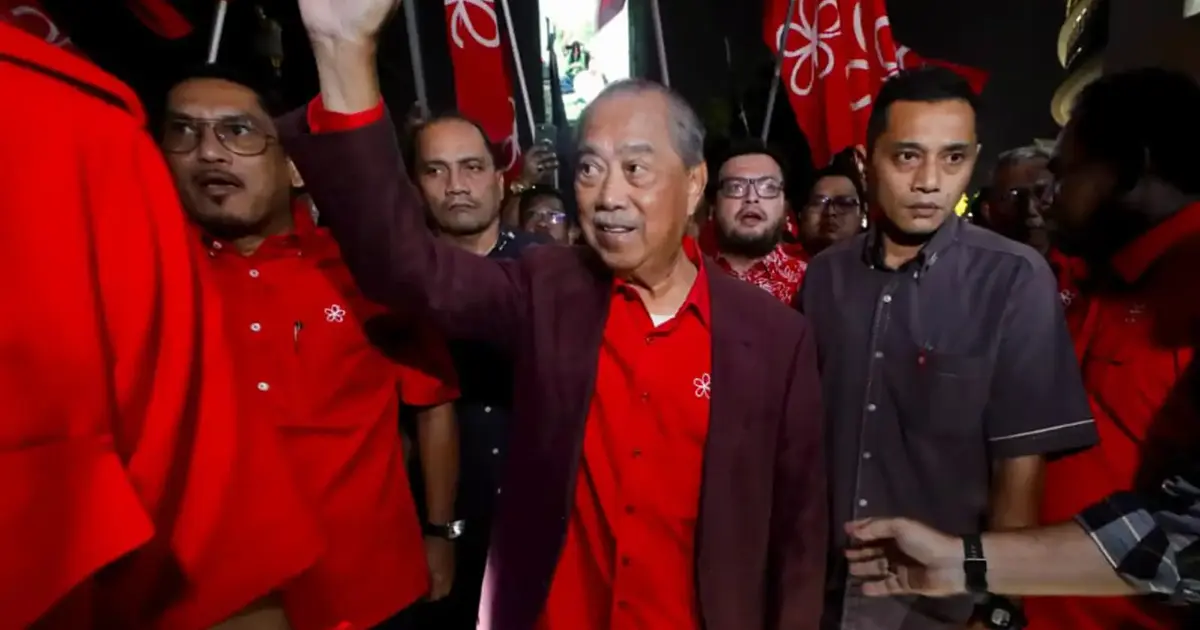 Muhyiddin Draws 200-Strong Show of Support Before Critical Bersatu Gathering