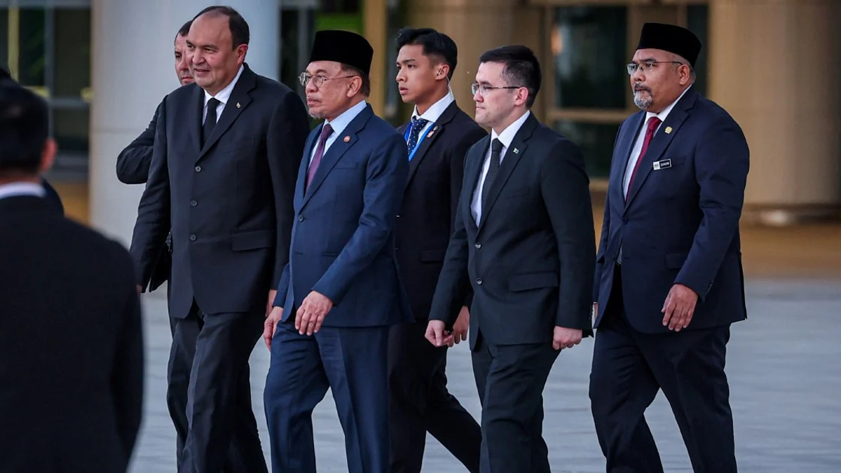 Anwar to Meet Turkmenistan Leader for Trade and Investment Discussions