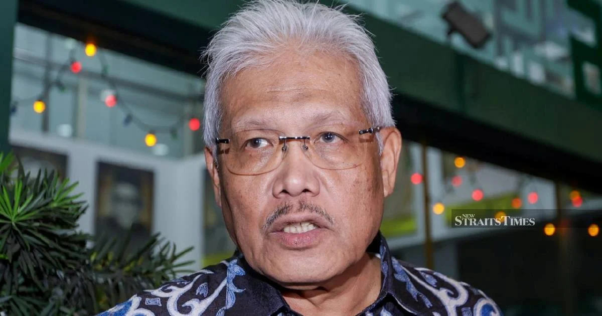 Hamzah Zainudin formally recognized as opposition leader before next parliament session