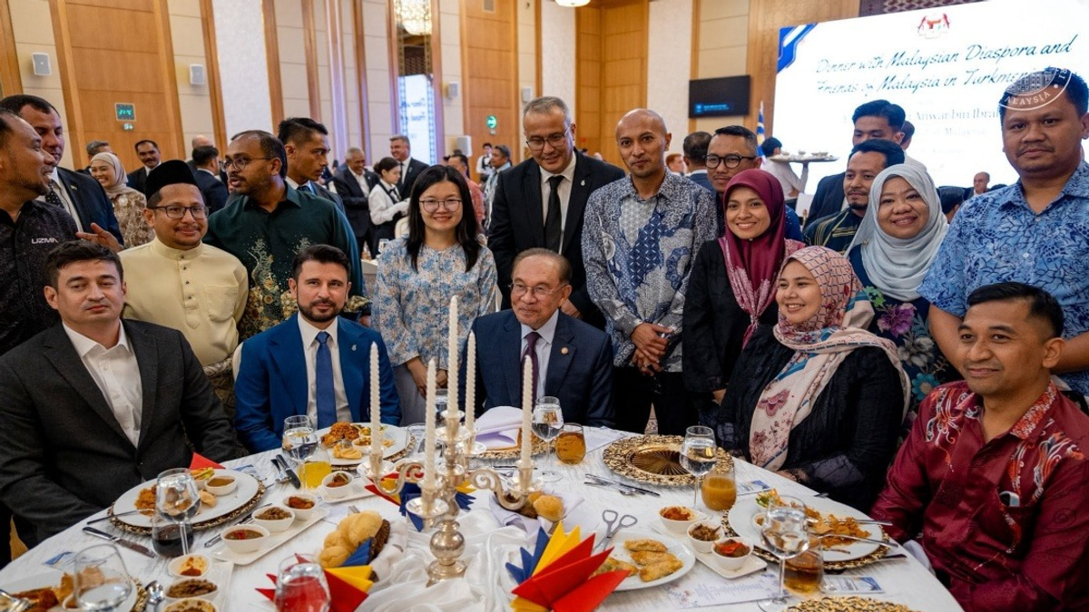 PM Anwar Strengthens Ties With Malaysian Community During Turkmenistan Visit