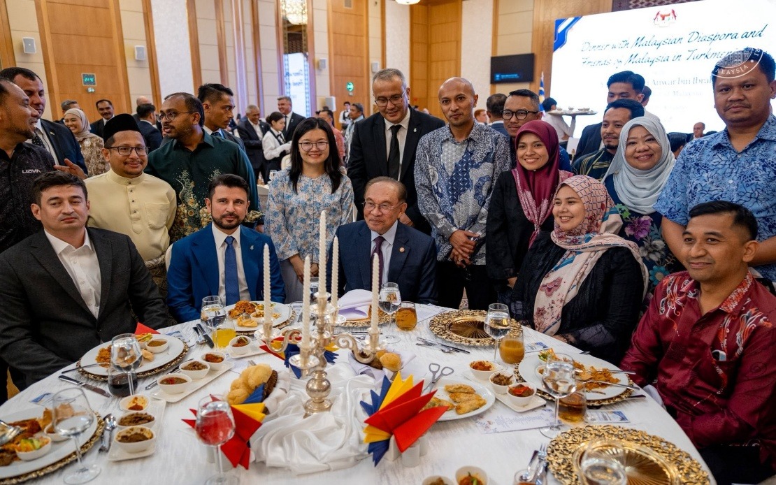 PM Anwar Strengthens Ties With Malaysian Community During Turkmenistan Visit