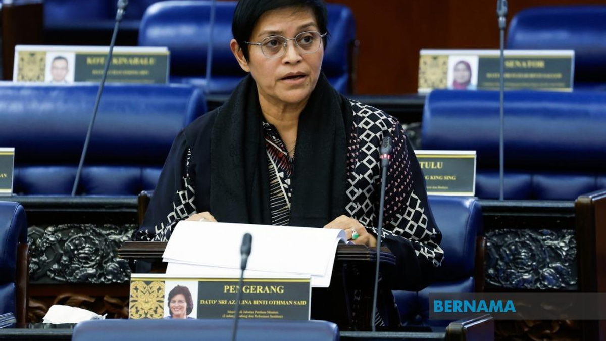 Government Open to Royal Commission on 'Corporate Mafia' if Investigations Warrant It, Says Azalina