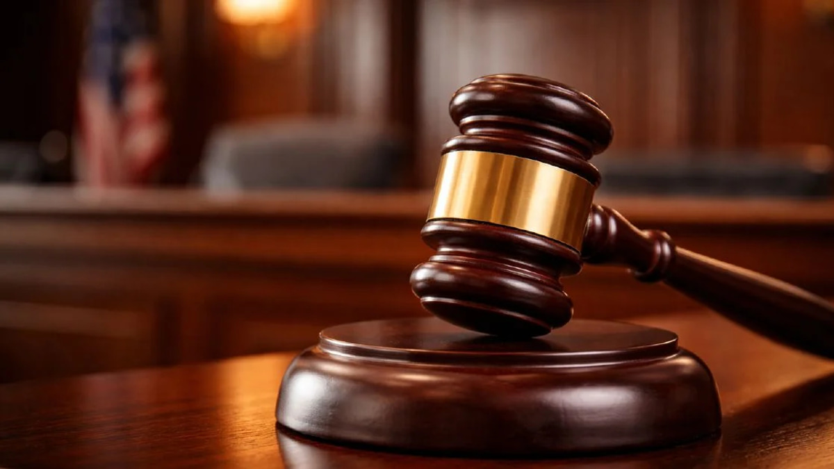 Police Officer Faces Drug Possession Charge After Methamphetamine Found in Court Lock-Up
