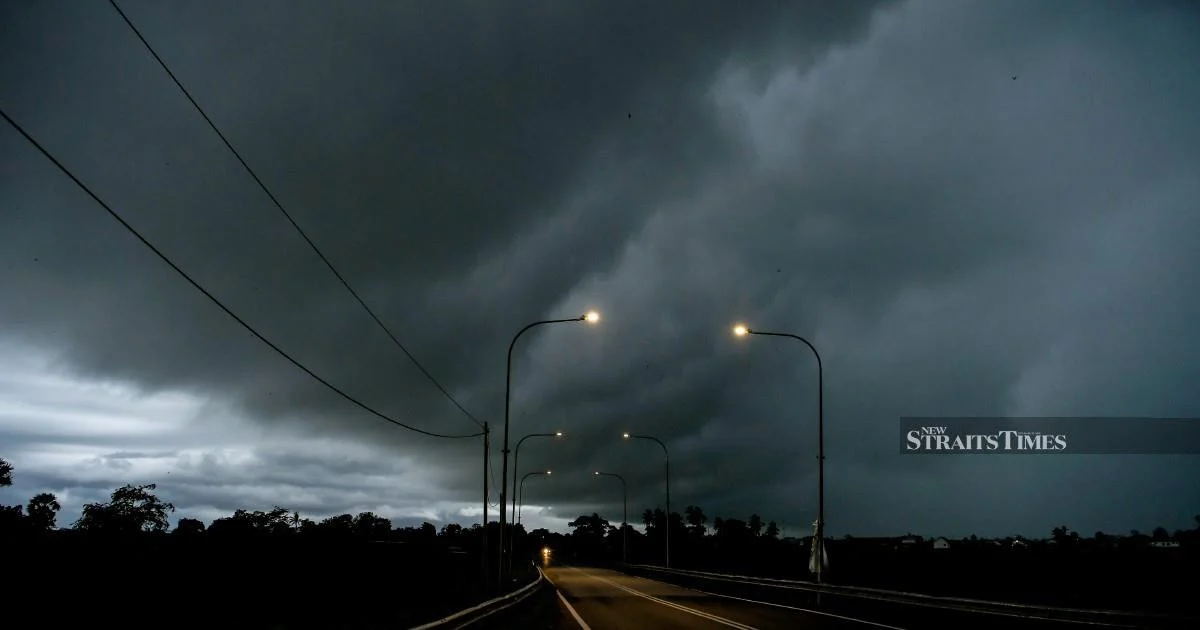 Severe weather alert issued across 12 Malaysian regions as thunderstorms expected
