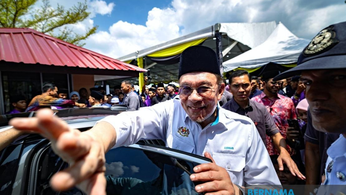 Anwar to Defend Government's Stance on KWAP's eFishery Investment Collapse in Parliament