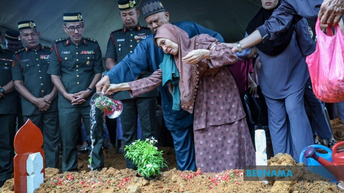 Malaysian Army Private Siti Khadijah Laid To Rest Following Grenade Training Accident