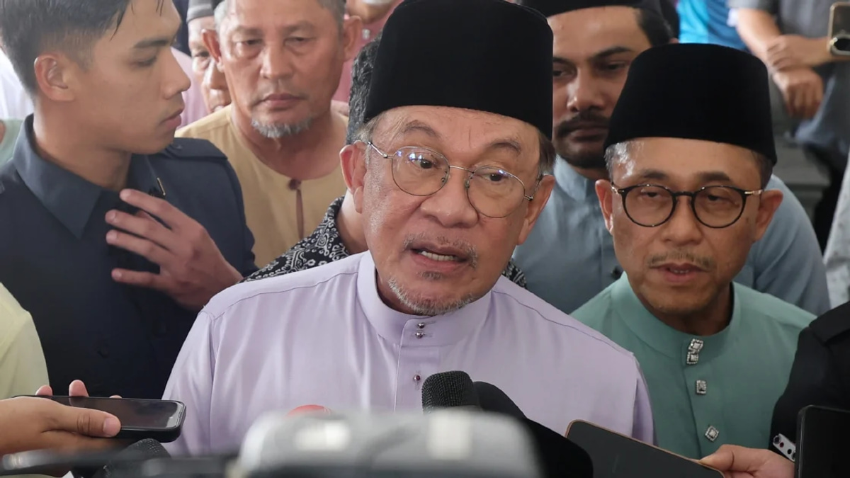 Elevating Syariah Court Status Won't Affect Non-Muslims' Rights, PM Assures