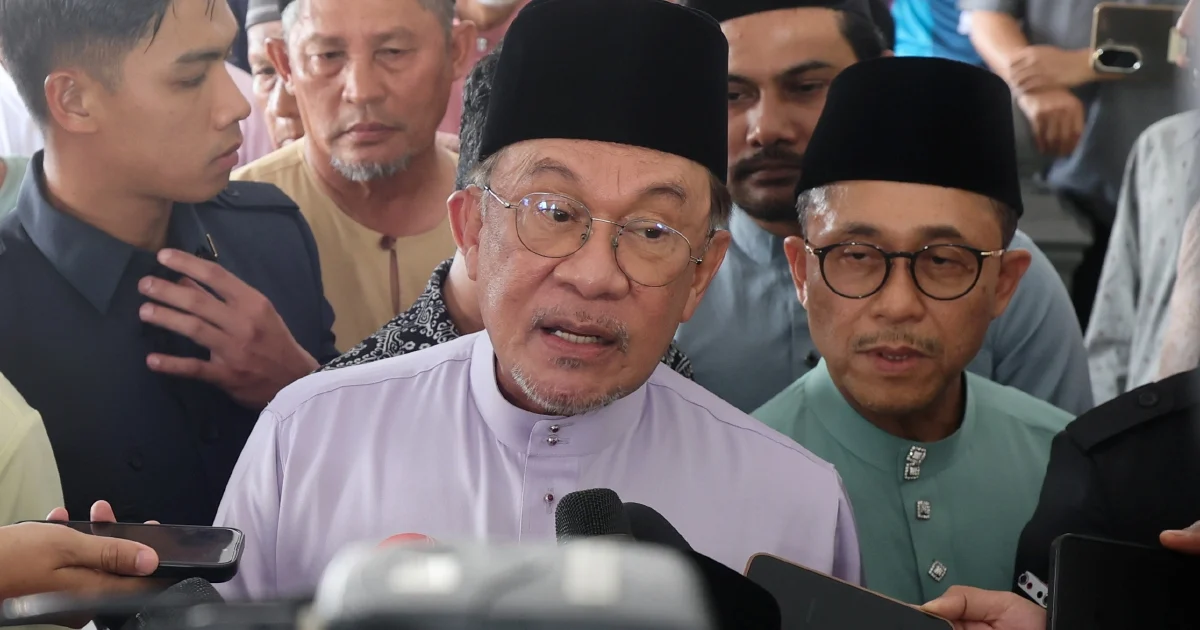 Elevating Syariah Court Status Won't Affect Non-Muslims' Rights, PM Assures