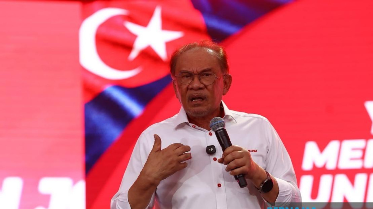 Anwar Dismisses BMW Claims, Clarifies Vehicle Ownership as Government Asset