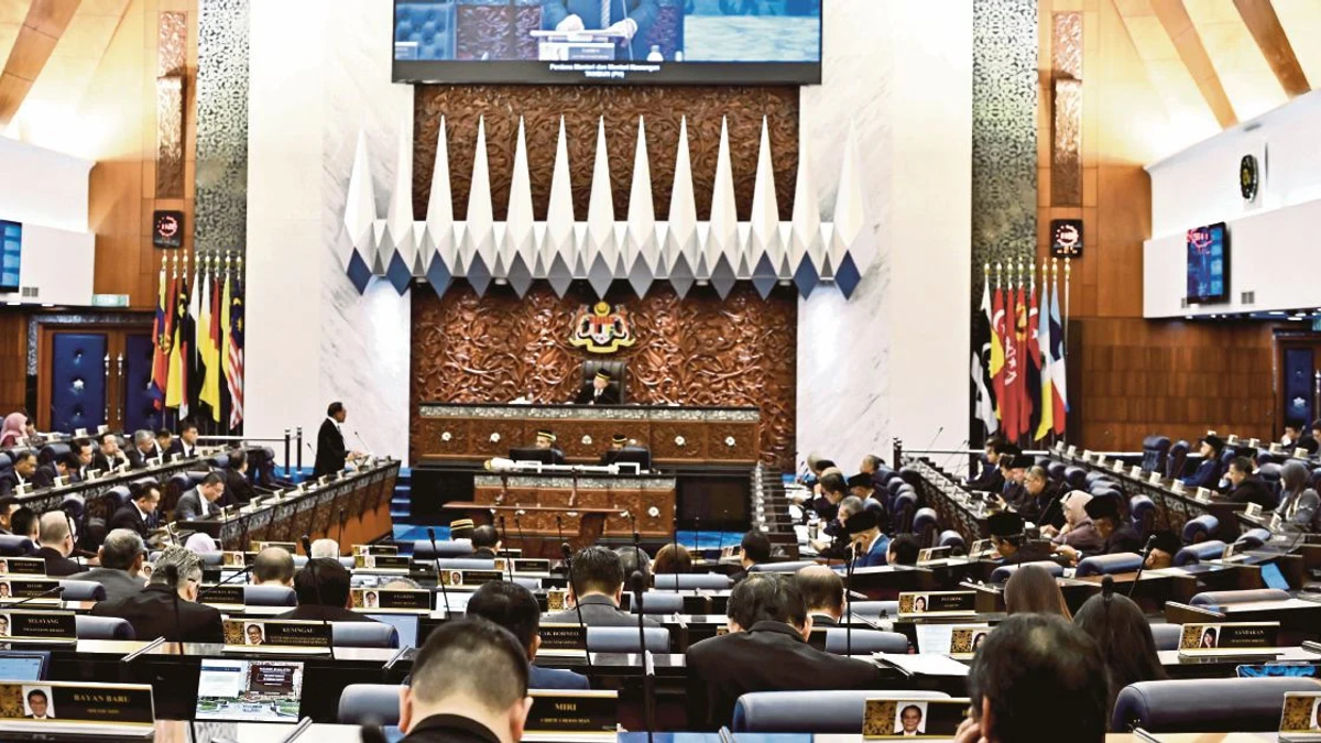 Parliament erupts as government and opposition clash over PAS pressure on Bersatu