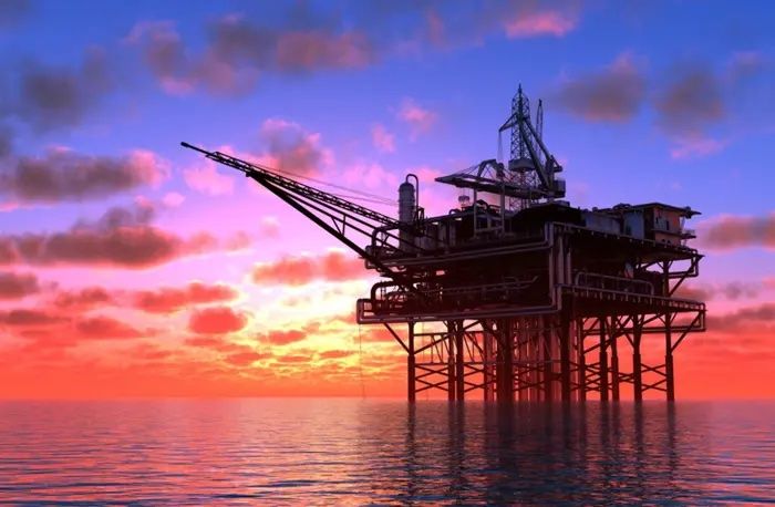 Oil Edges Higher as US-Iran Peace Talks Falter, Regional Tensions Persist