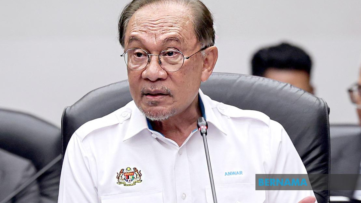 PM Anwar Extends Condolences Over Death of Seremban Student