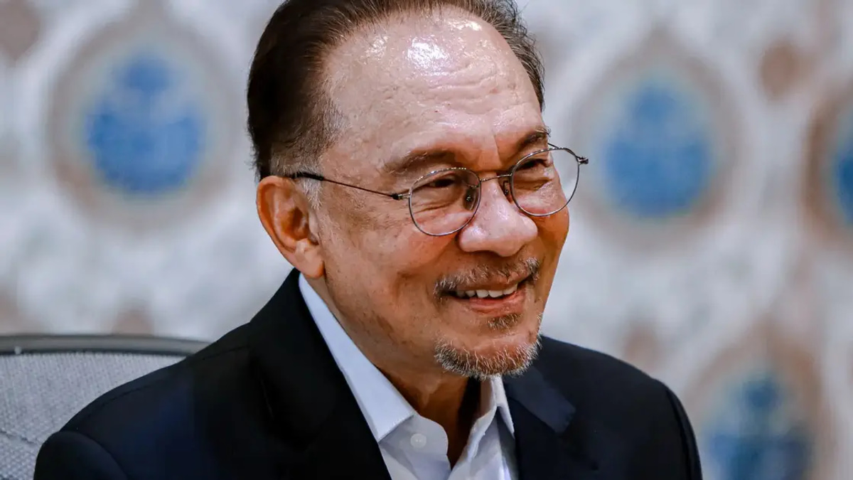 Anwar Ibrahim Leads Latest Approval Ratings as PM Maintains Public Support