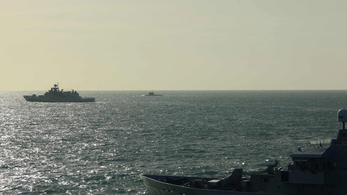 UK PM Plays Down Russian Warship Incident as 'Reckless' Rather Than Threatening