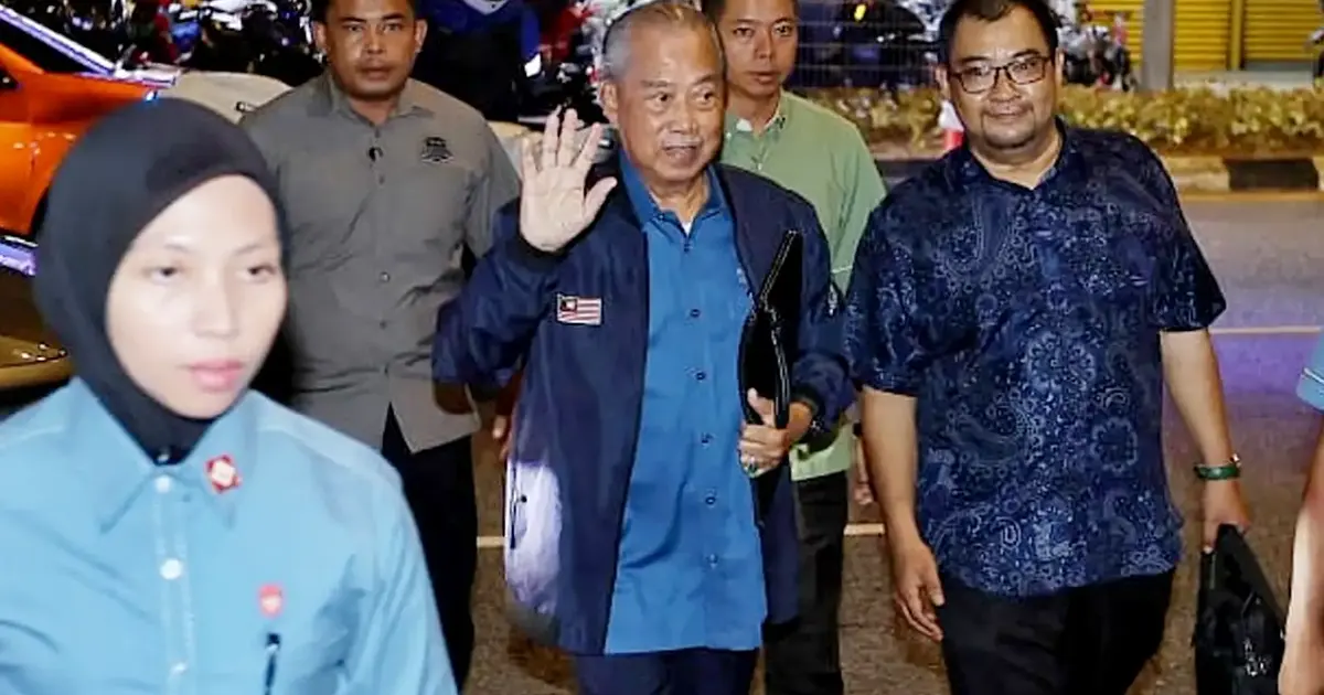 Muhyiddin Convenes Emergency Perikatan Nasional Summit as Bersatu's Coalition Position Deteriorates