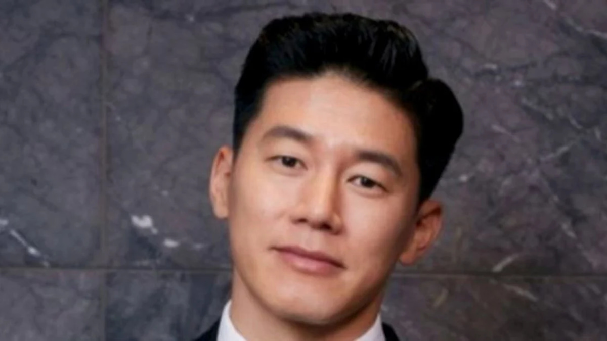 From Penury to Prominence: Actor Kim Mu Yeol's Struggle Before Stardom