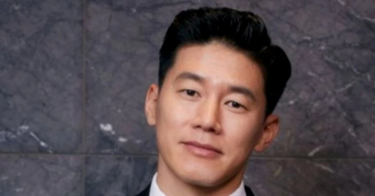From Penury to Prominence: Actor Kim Mu Yeol's Struggle Before Stardom