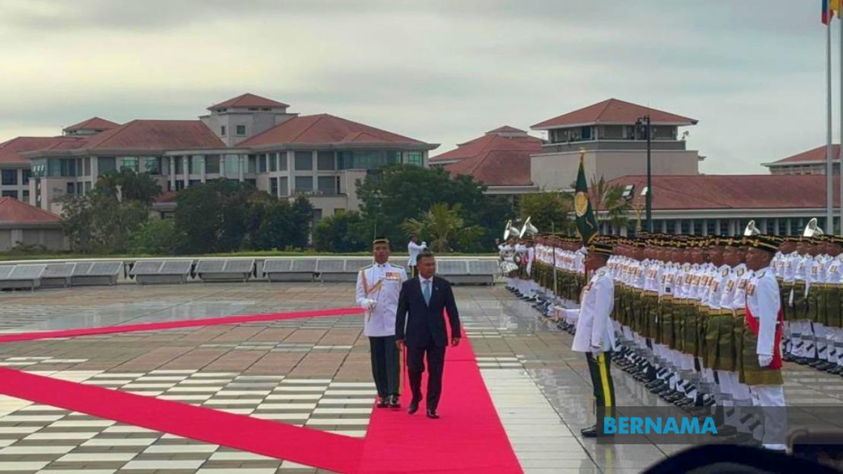 Bangladesh PM Tarique Rahman Receives Full State Honours During Malaysia Visit
