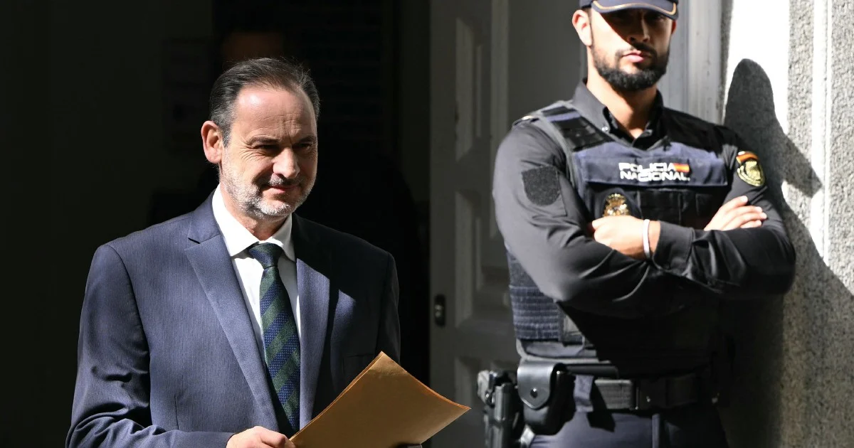 Spanish Court Sentences Former PM's Transport Minister to 24 Years for Corruption