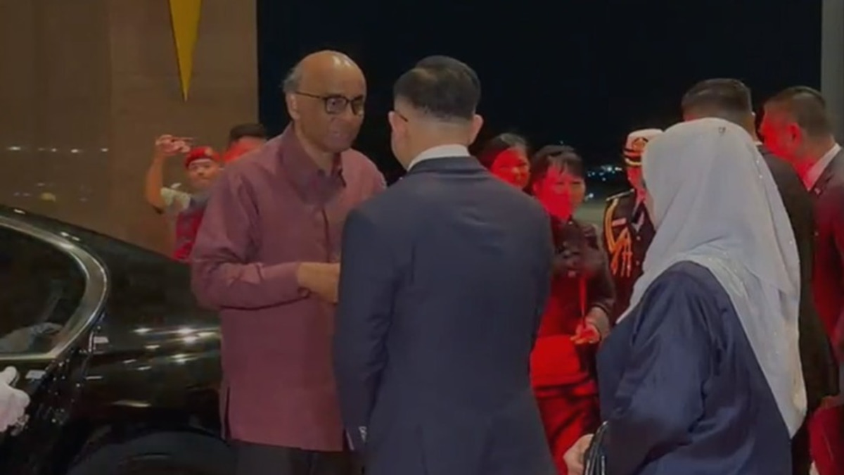 Singapore President Tharman Shanmugaratnam Arrives in Malaysia for State Visit