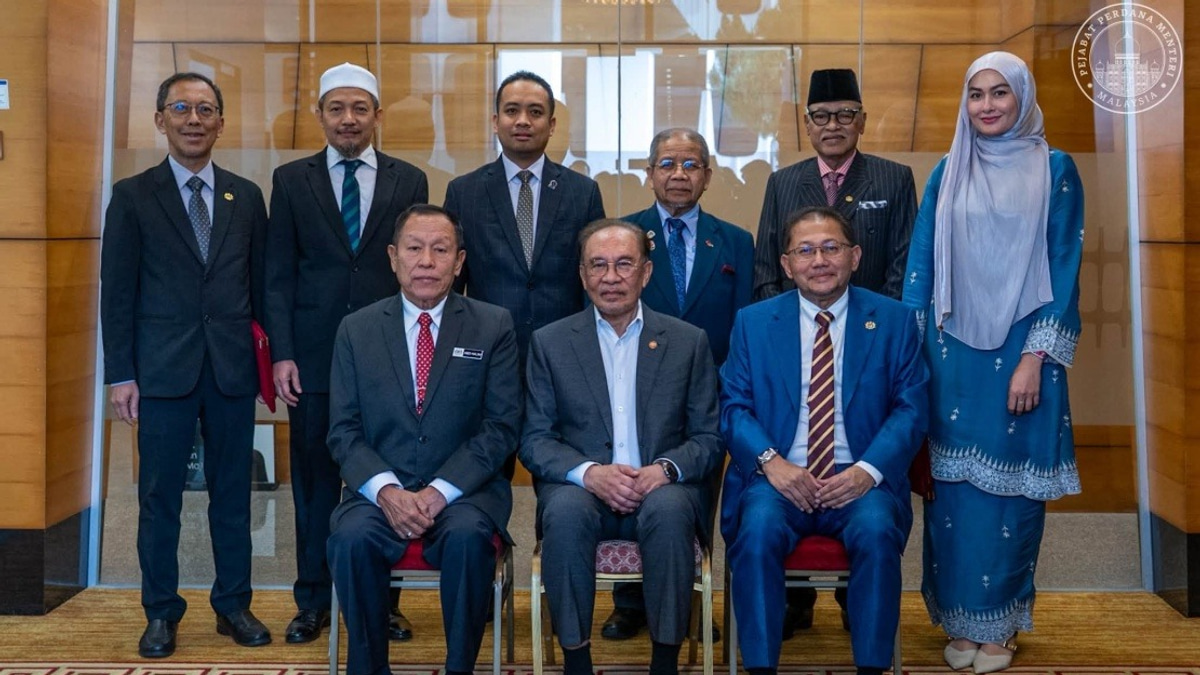 Tackling Corruption Demands Unified Front Across All Sectors, Says PM Anwar
