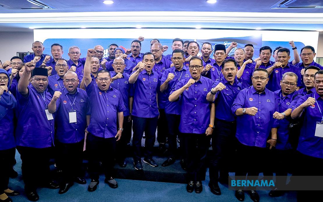 Johor BN Fields Adham Baba in Pasir Raja, Onn Hafiz to Defend Machap Seat