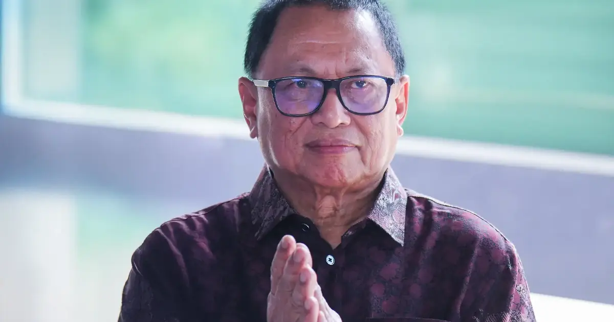 Umno Faces Vulnerability as Rivals Circle Over Puad's Exit, Analysts Warn