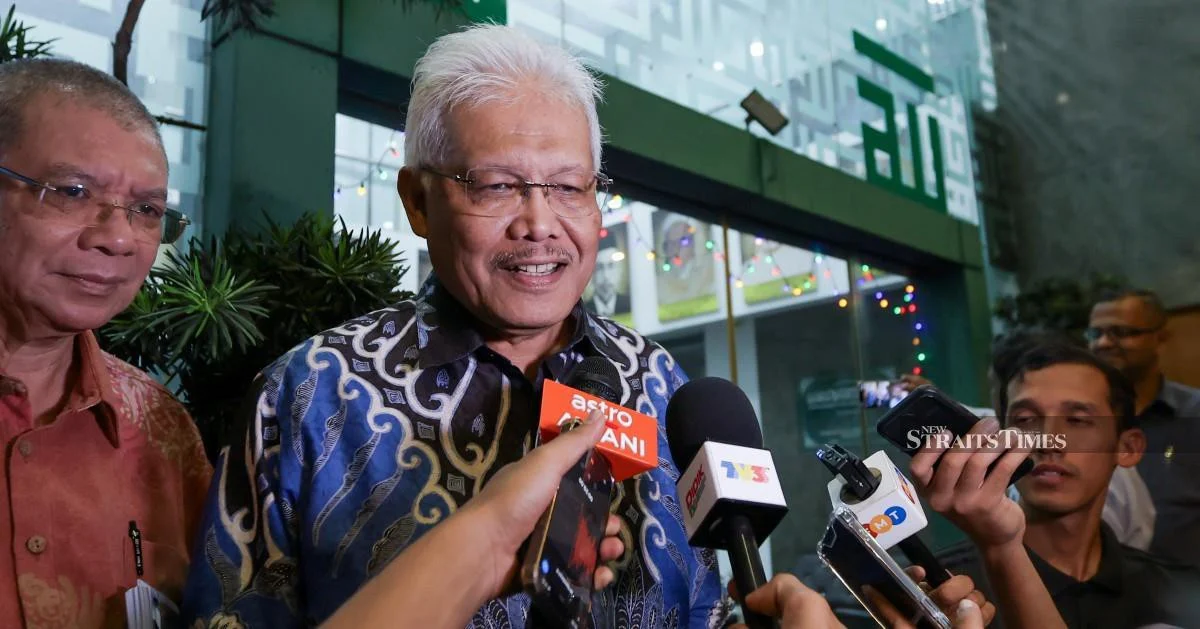 Hamzah to reclaim opposition leader's seat as Bersatu shifts further back