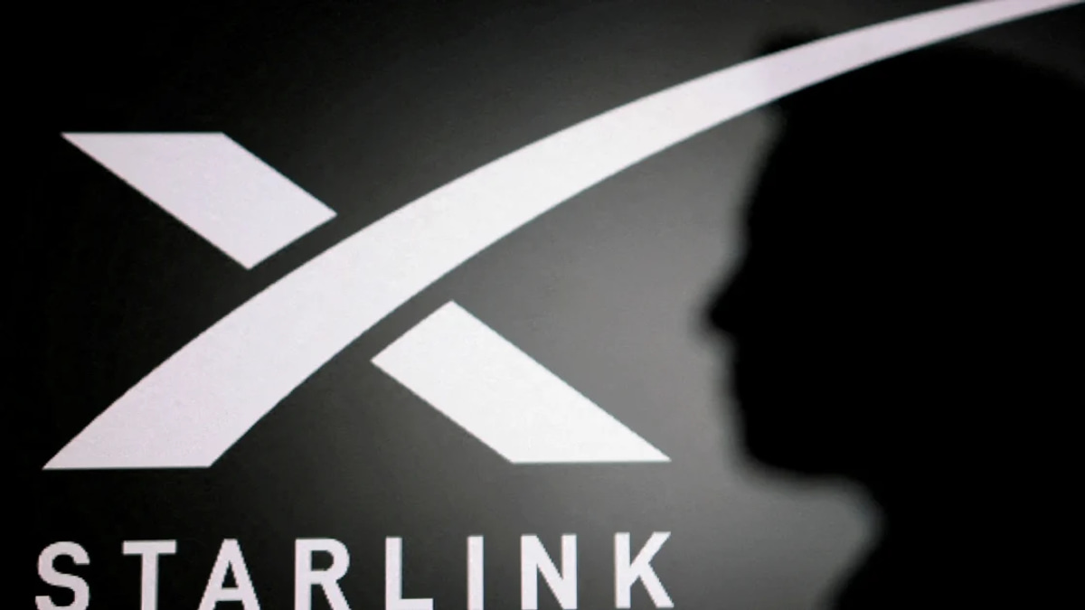 Israel Smuggled Starlink Devices to Iran Protesters, Ex-PM Admits