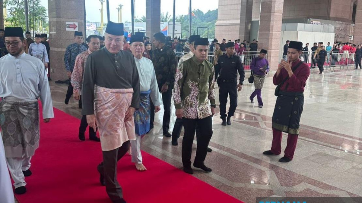 Sultan Nazrin Warns Against Rash Leadership, Calls For Wisdom and Sacrifice