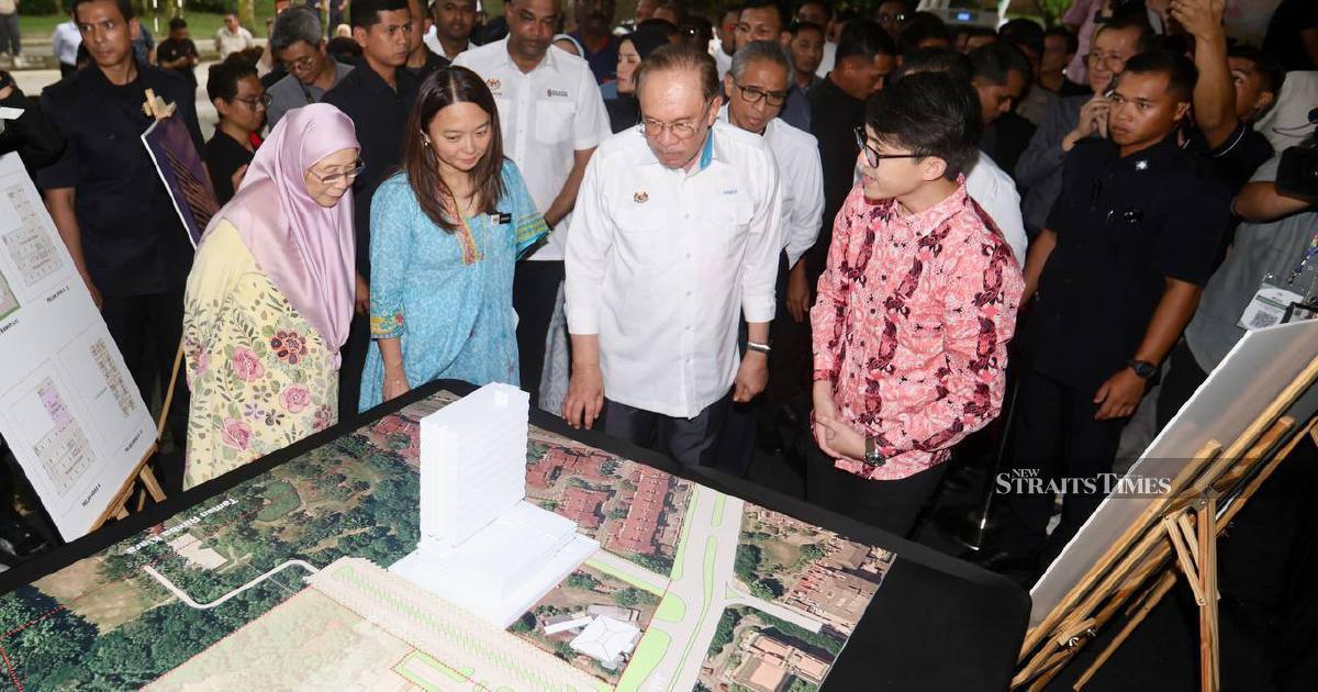 Anwar Defends Commitment to Urban Poor Through Housing Development
