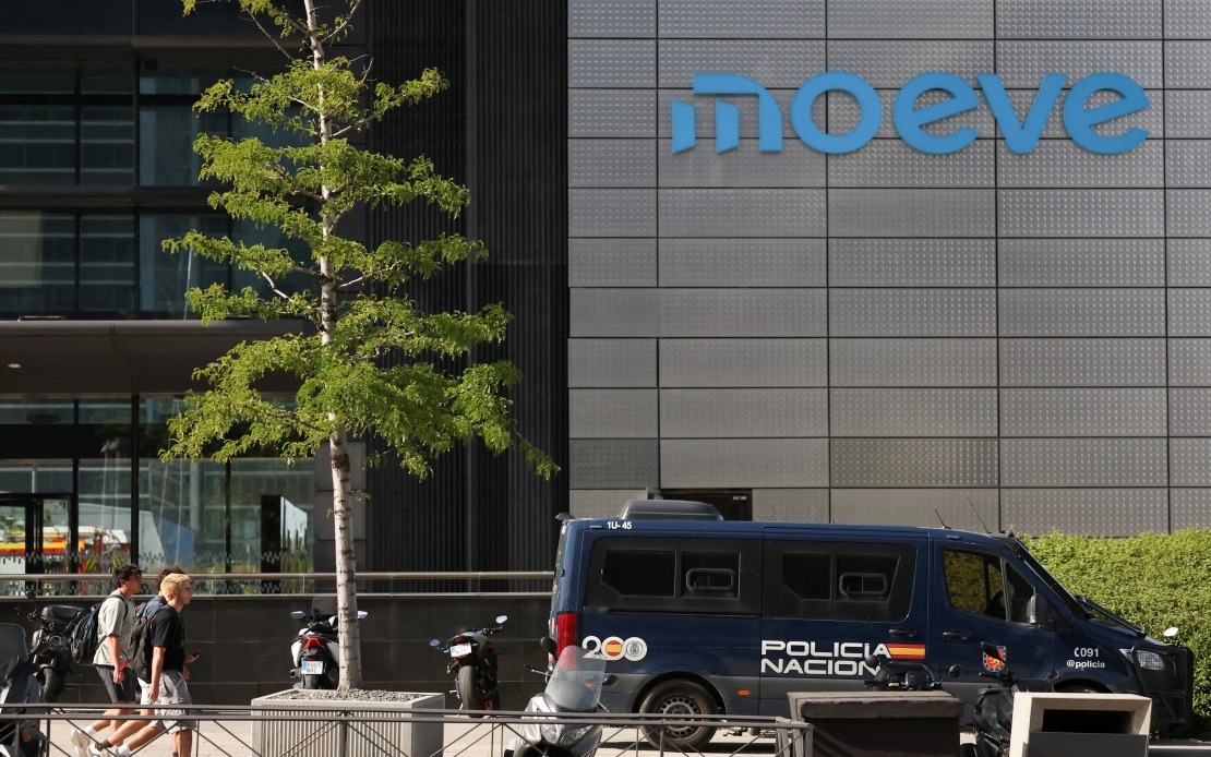 Fire Erupts at Torre Moeve, Madrid's Second-Tallest Building