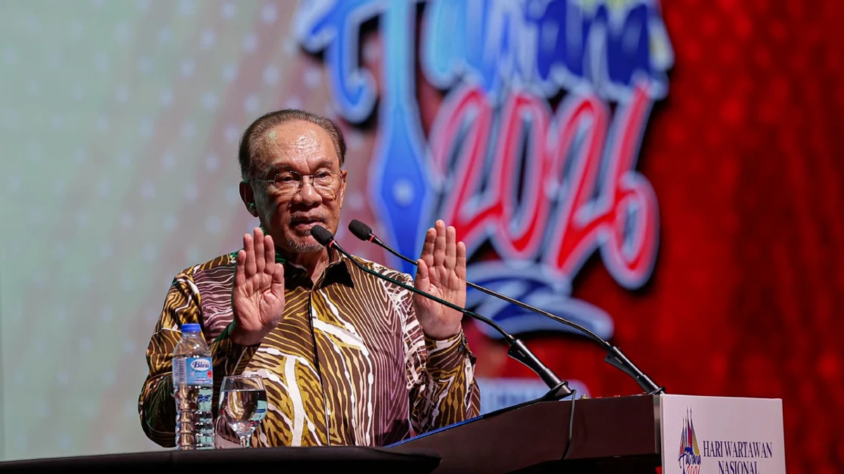Anwar Backs Nallini to Rebuild Public Confidence in Malaysian Media Council