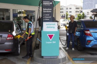 Petronas Fuel Supply Assured Through August Despite Global Energy Pressures