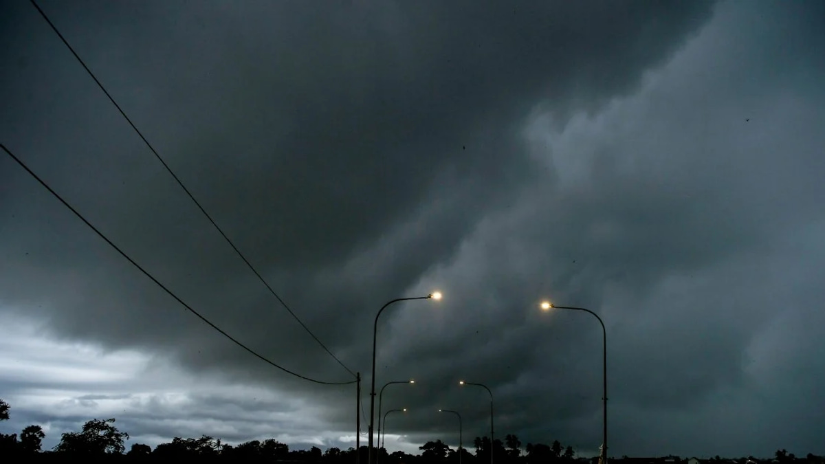 MetMalaysia Issues Thunderstorm Alert Across Peninsula, Sabah and Sarawak Until Evening
