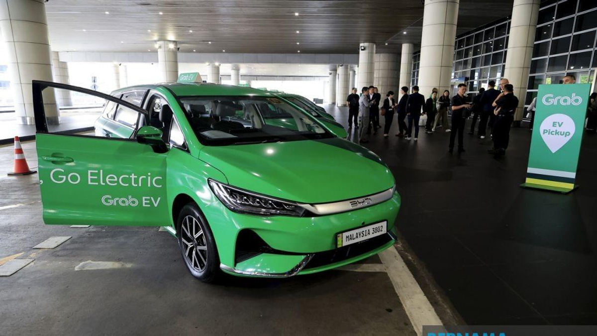 E-hailing Driver Safety Must Become National Priority, Lee Lam Thye Urges
