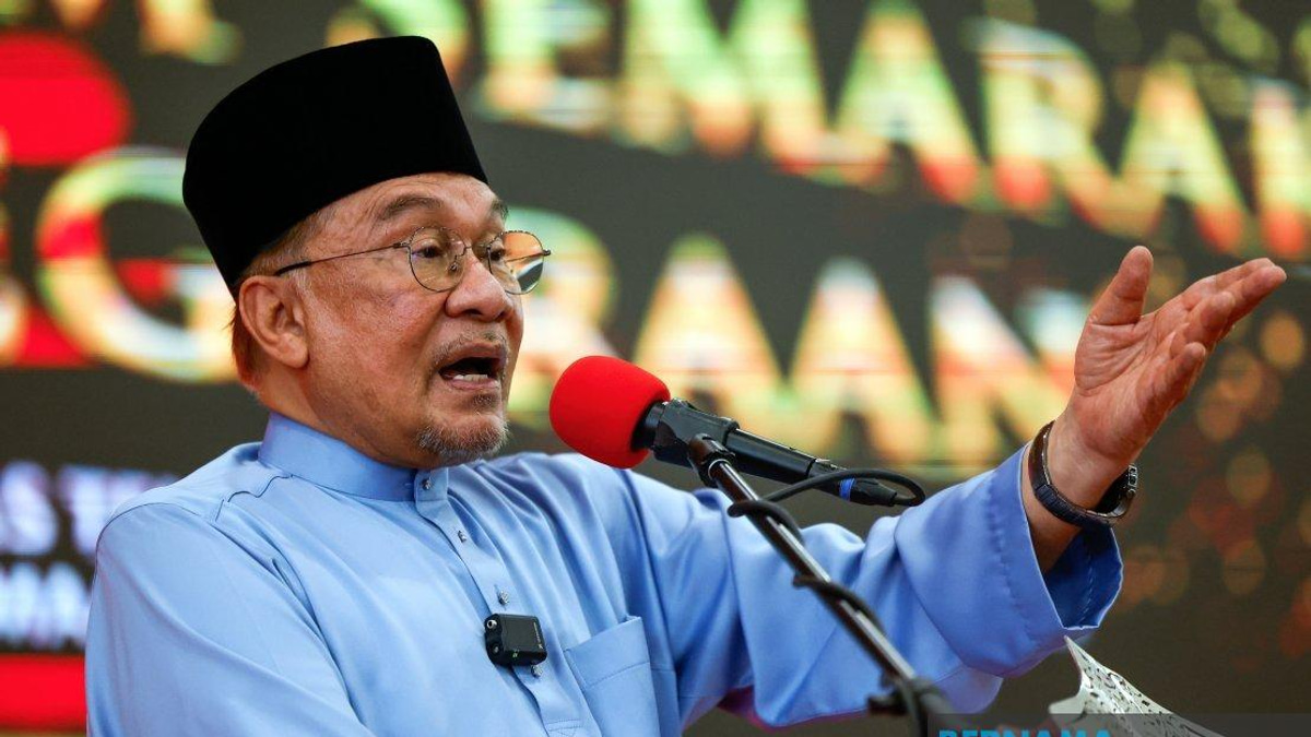 Anwar Intensifies Negeri Sembilan Campaign Push With Multi-Stop Final Day Blitz