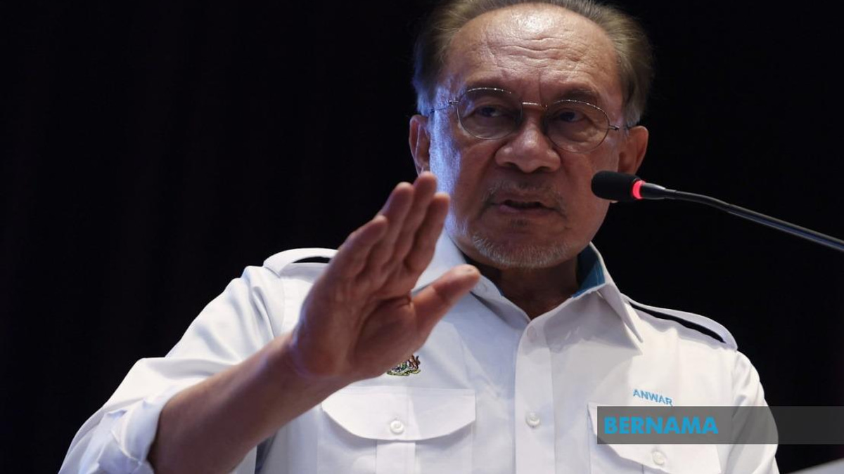 Malaysia's Civil Service Excellence Drives Competitiveness Surge, PM Anwar Says
