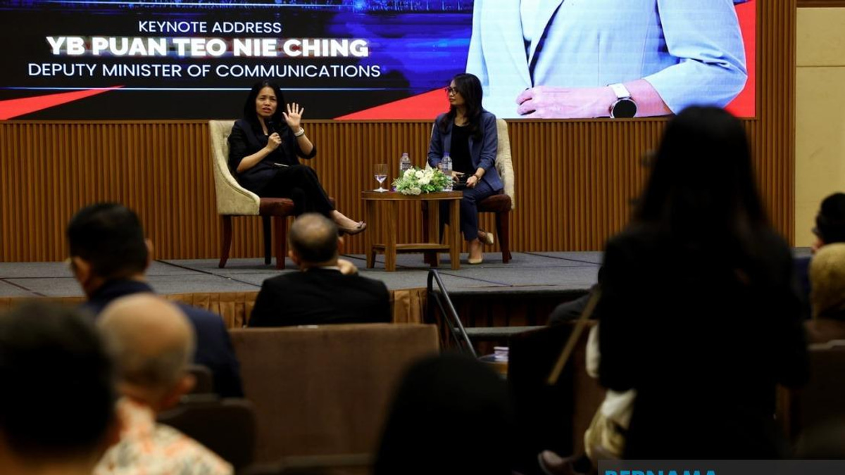 Civil Servants Must Avoid Inflammatory Language and Sensitive Topics, Says Teo