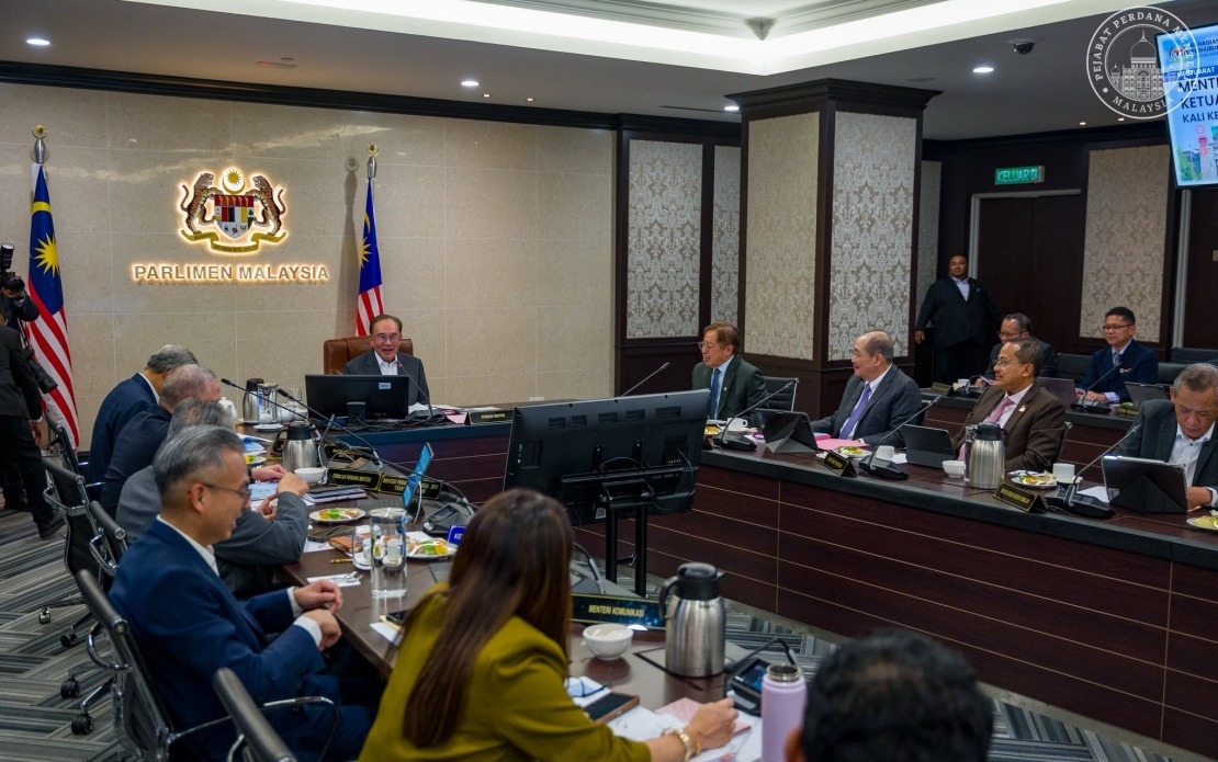 Anwar Convenes Top State Leaders to Chart Economic Recovery Path Amid Global Headwinds