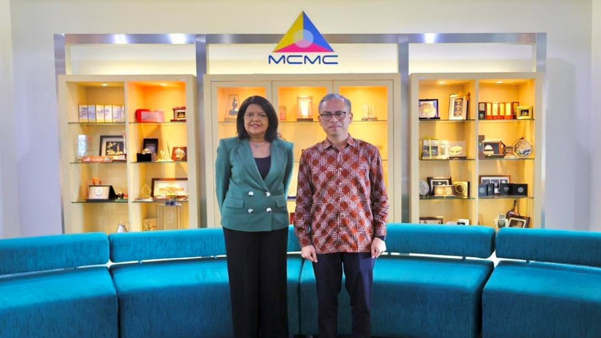 Fahmi Welcomes Nallini Pathmanathan As New Malaysian Media Council Chair