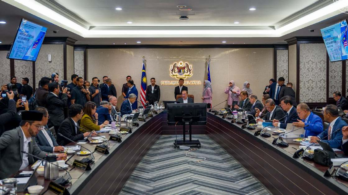 Economic Revival Takes Centre Stage at PM's Meeting with Regional Leaders