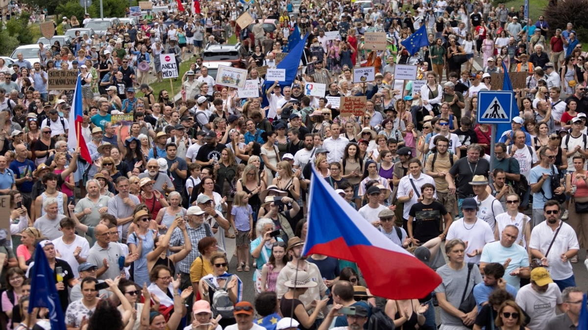 Thousands Protest Czech Government Plan to Tighten Public Media Grip