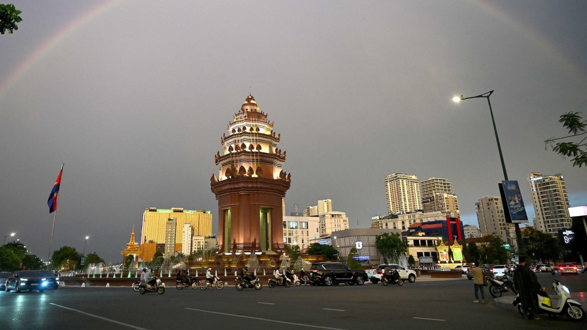 Malaysia's Political Landscape Shifts: Budget Pledges, Leadership Changes, and Legal Battles Dominate News