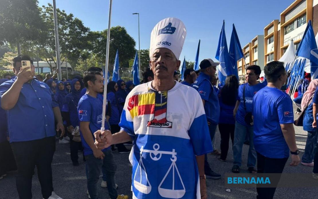 Johor Election: Selangor Retiree Digs Into Savings to Back Onn Hafiz